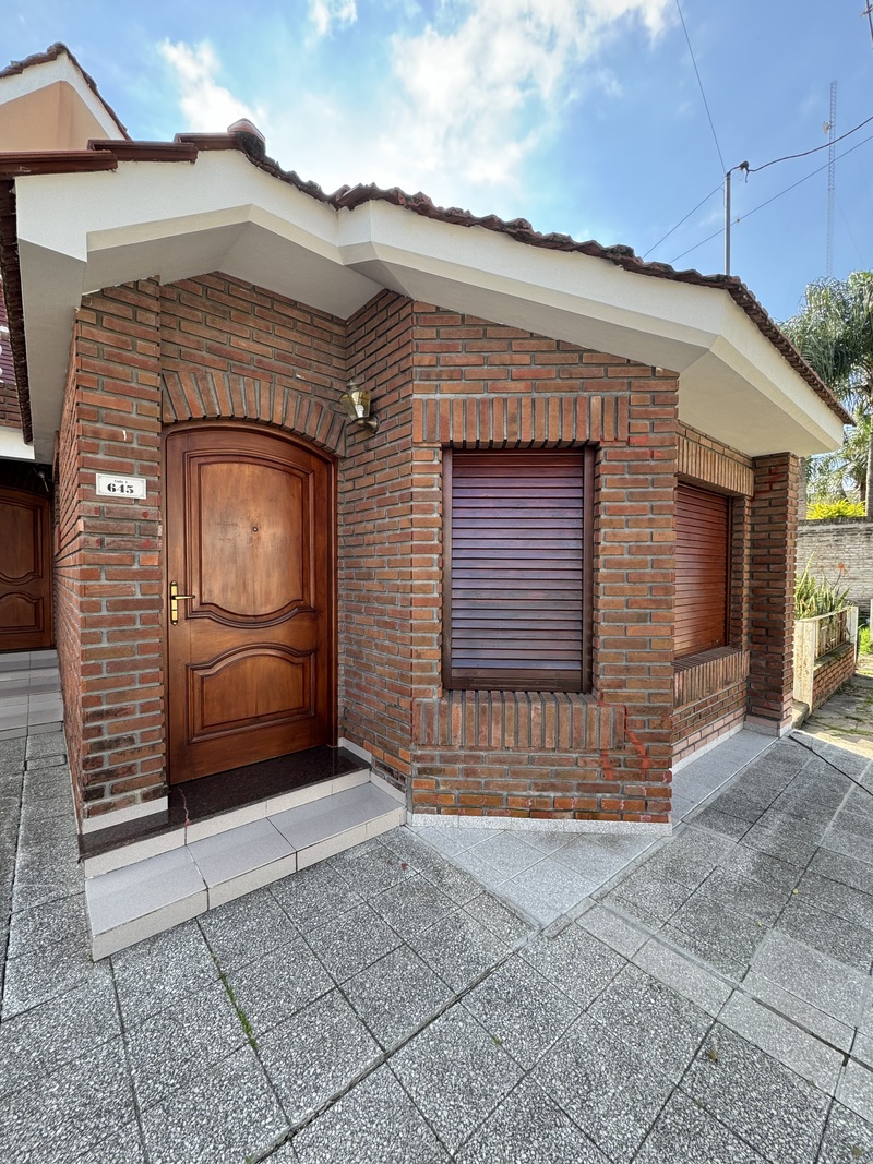 Salón en Alquiler — Calle 5 647, Avellaneda, Santa Fe