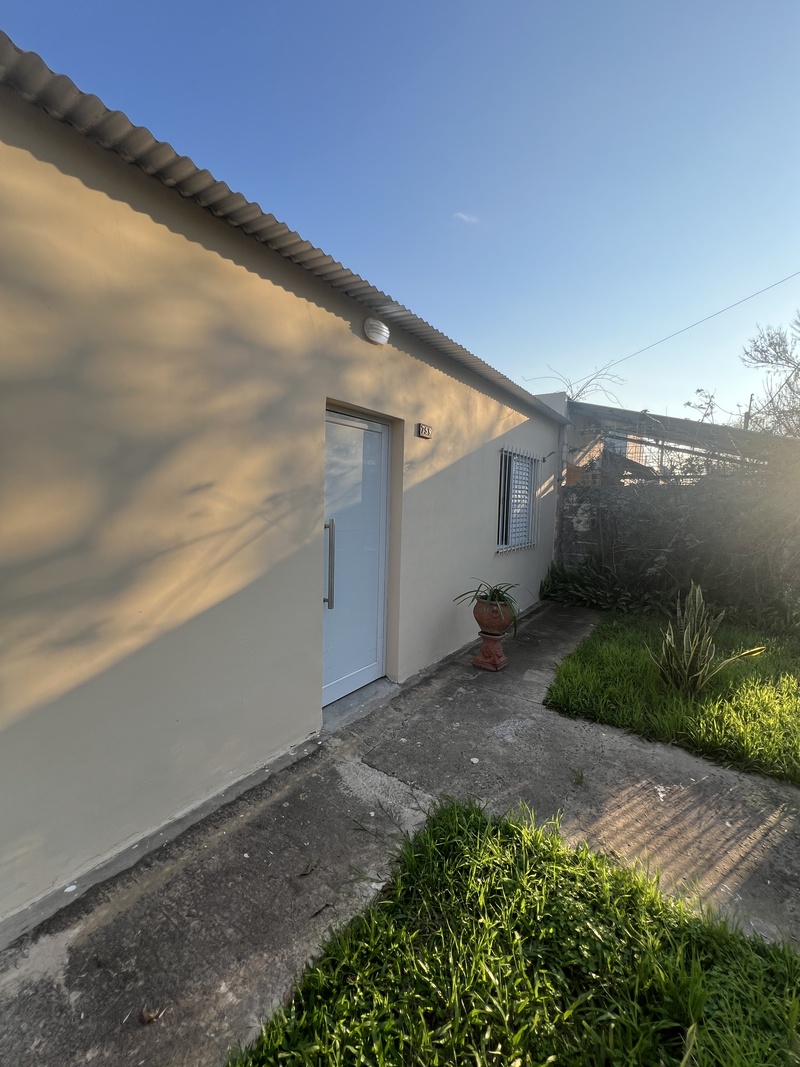 Casa en Alquiler — Profesor Roselli 759, Reconquista, Santa Fe