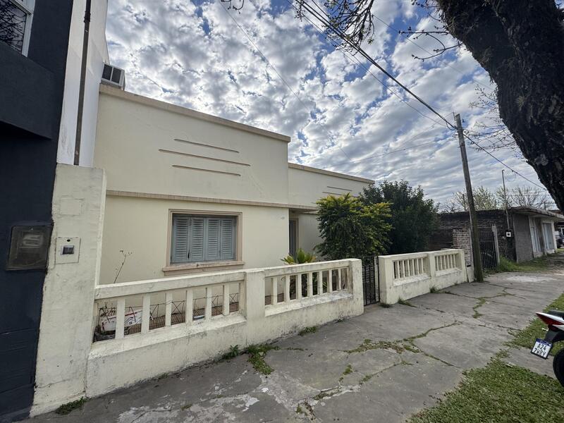 Casa en Venta — Calle 8 200, Avellaneda, Santa Fe