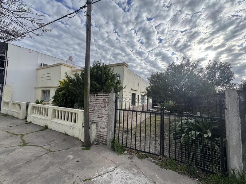 Casa en Venta — Calle 8 200, Avellaneda, Santa Fe
