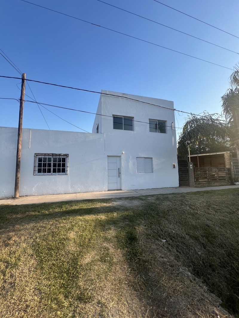 Casa en Alquiler — Raúl Carussi 775, Reconquista, Santa Fe